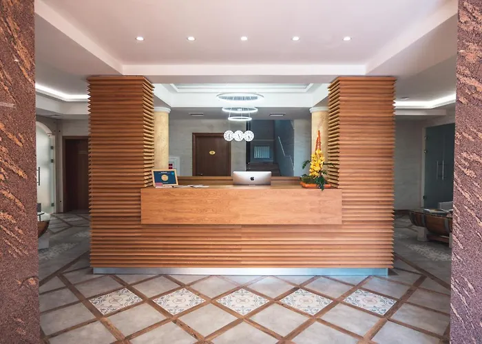 Хотел синтика 4*